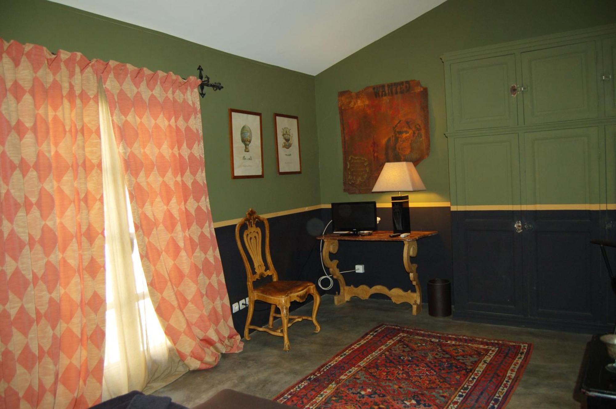 살스-르-샤토 Casa Montes B&B 외부 사진