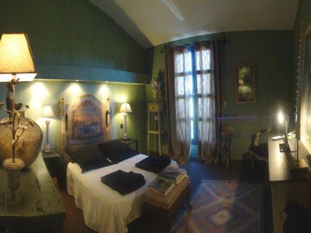 살스-르-샤토 Casa Montes B&B 외부 사진
